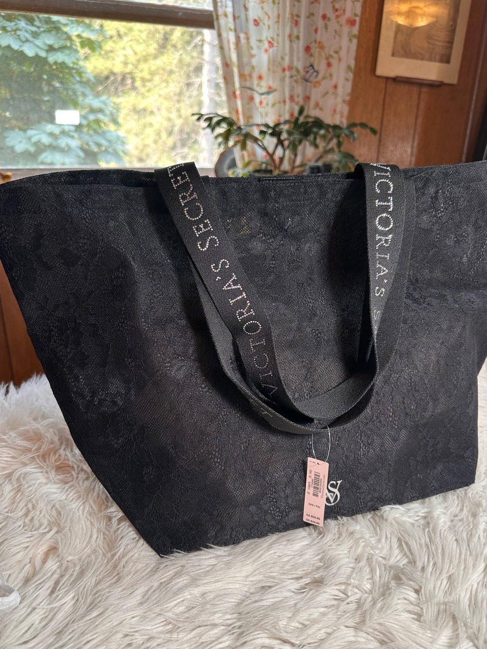 VS • Lace and Rhinestone Snap Closure Tote - Picture 4 of 17